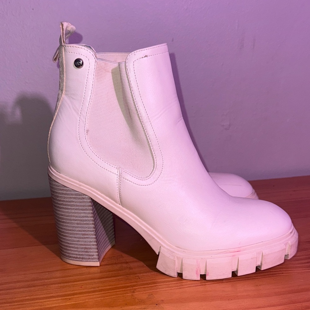 Elegant White Heeled Ankle Boots